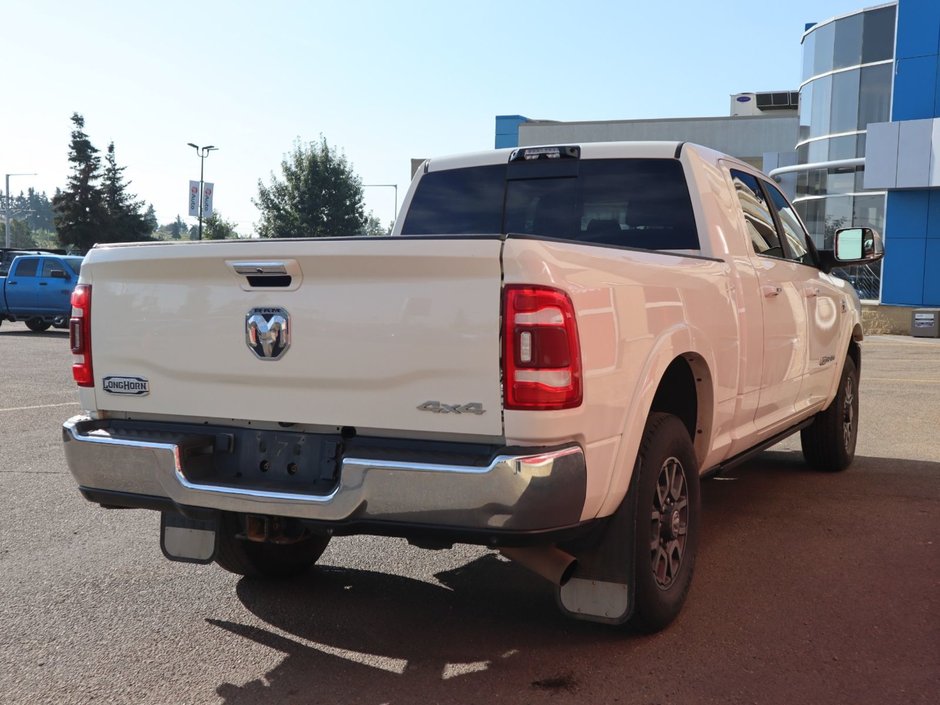 2022 Ram 3500 LONGHORN IN PEARL WHITE EQUIPPED WITH A 6.7L CUMMINS TURBO DIESEL , 4X4 , 6SPD AISIN HD AUTO , ADAPTIVE STEERING , REAR AUTO LVL-9