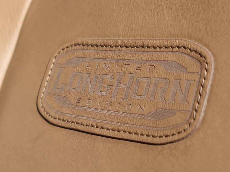 2022 Ram 3500 LONGHORN IN PEARL WHITE EQUIPPED WITH A 6.7L CUMMINS TURBO DIESEL , 4X4 , 6SPD AISIN HD AUTO , ADAPTIVE STEERING , REAR AUTO LVL-22