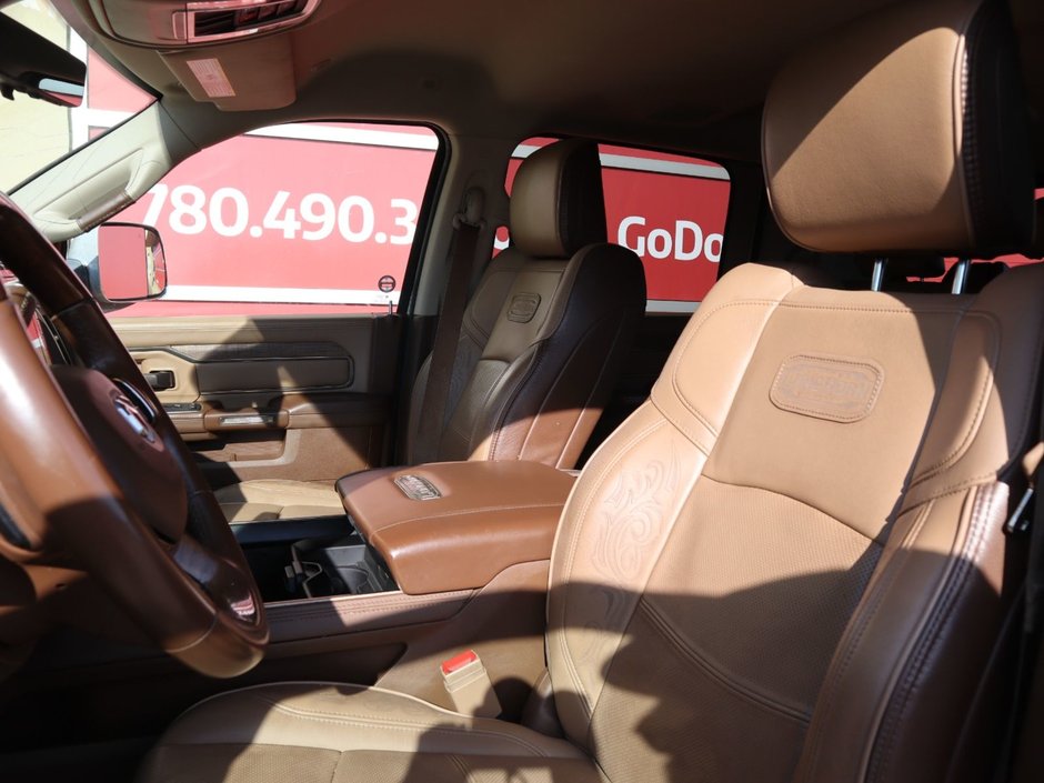 2022 Ram 3500 LONGHORN IN PEARL WHITE EQUIPPED WITH A 6.7L CUMMINS TURBO DIESEL , 4X4 , 6SPD AISIN HD AUTO , ADAPTIVE STEERING , REAR AUTO LVL-21