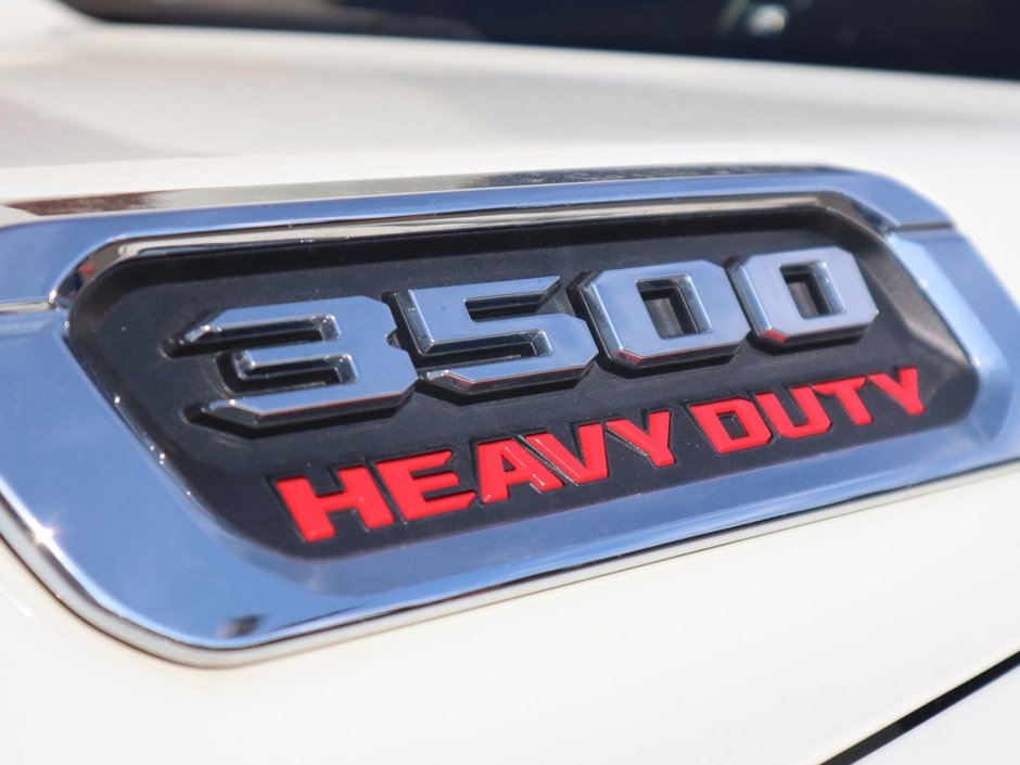 2022 Ram 3500 LONGHORN IN PEARL WHITE EQUIPPED WITH A 6.7L CUMMINS TURBO DIESEL , 4X4 , 6SPD AISIN HD AUTO , ADAPTIVE STEERING , REAR AUTO LVL-11