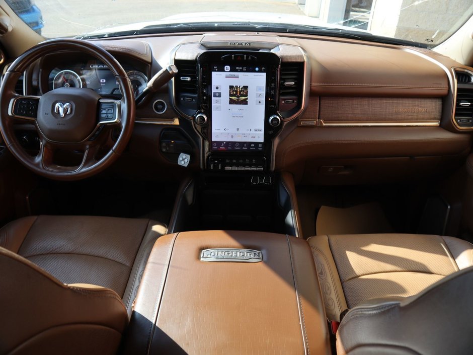 2022 Ram 3500 LONGHORN IN PEARL WHITE EQUIPPED WITH A 6.7L CUMMINS TURBO DIESEL , 4X4 , 6SPD AISIN HD AUTO , ADAPTIVE STEERING , REAR AUTO LVL-26