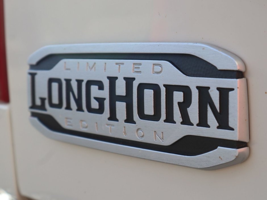 2022 Ram 3500 LONGHORN IN PEARL WHITE EQUIPPED WITH A 6.7L CUMMINS TURBO DIESEL , 4X4 , 6SPD AISIN HD AUTO , ADAPTIVE STEERING , REAR AUTO LVL-16