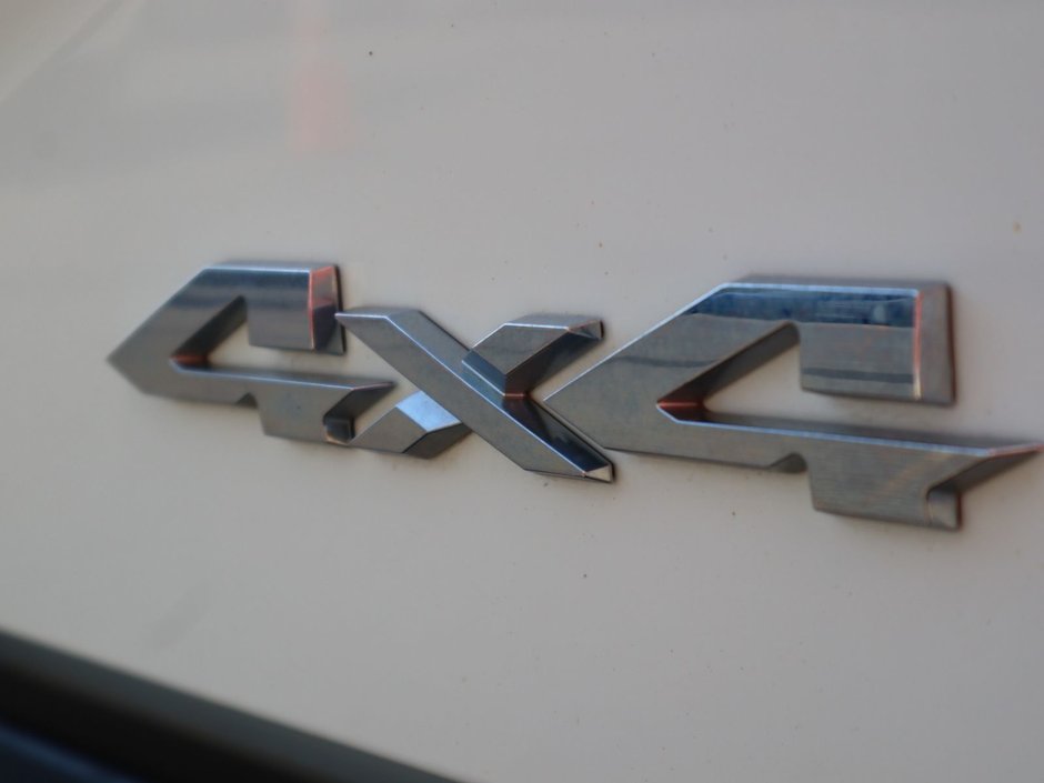 2022 Ram 3500 LONGHORN IN PEARL WHITE EQUIPPED WITH A 6.7L CUMMINS TURBO DIESEL , 4X4 , 6SPD AISIN HD AUTO , ADAPTIVE STEERING , REAR AUTO LVL-17