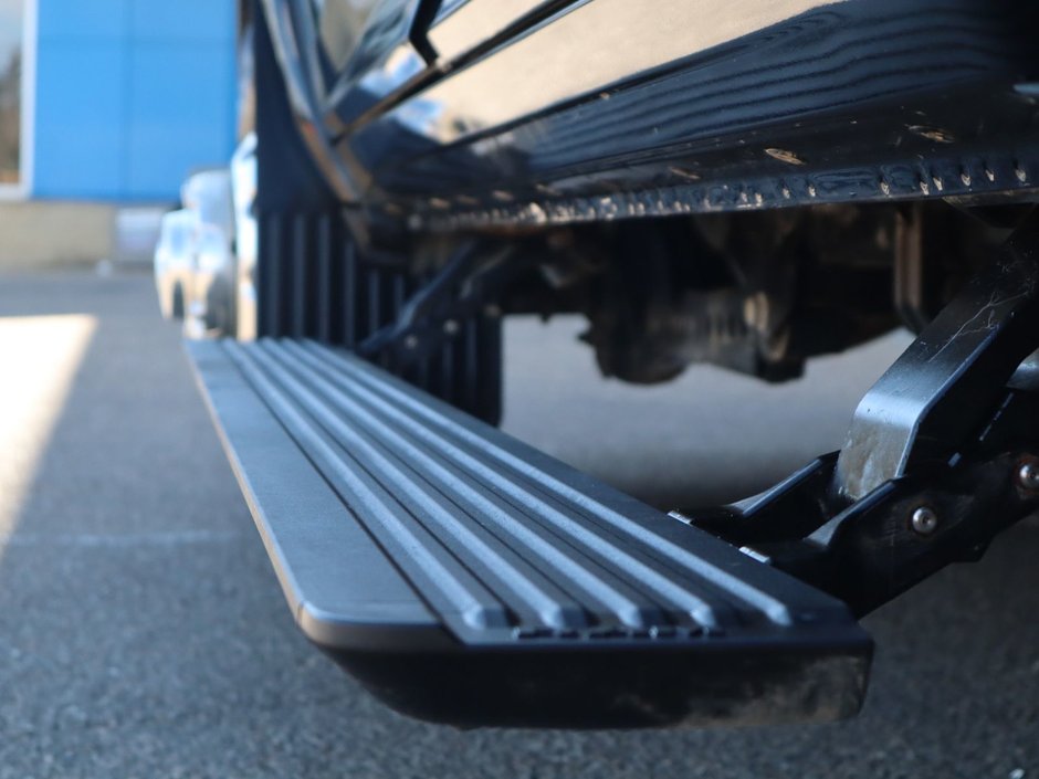 2023 Ram 3500 LIMITED LONGHORN IN DIAMOND BLACK EQUIPPED WITH A 6.7L HO CUMMINS TUBRO DIESEL I6 , 4X4 , 6SPD AISIN HD AUTO , DUALLY , REAR AUT-17