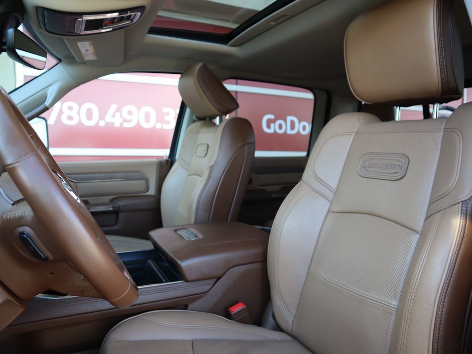 2023 Ram 3500 LIMITED LONGHORN IN DIAMOND BLACK EQUIPPED WITH A 6.7L HO CUMMINS TUBRO DIESEL I6 , 4X4 , 6SPD AISIN HD AUTO , DUALLY , REAR AUT-21