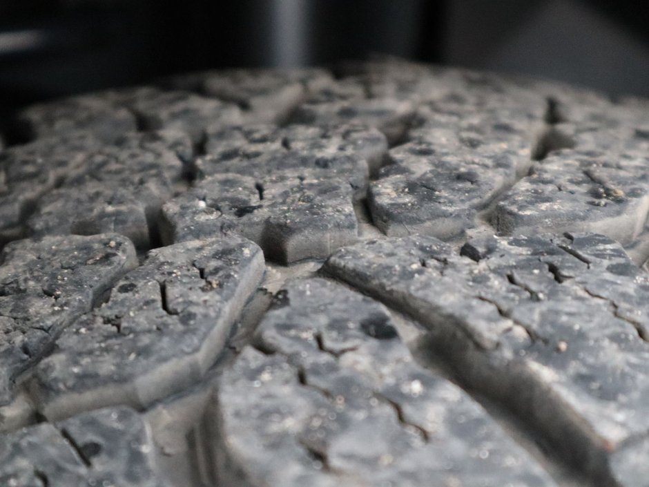 2023 Ram 3500 LARAMIE IN BRIGHT WHITE EQUIPPED WITH A 6.7L CUMMINS TURBO DIESEL I6 , 4X4 , 6SPD AUTO , REAR AUTO LVL AIR SUSPENSION , LARAMIE-5