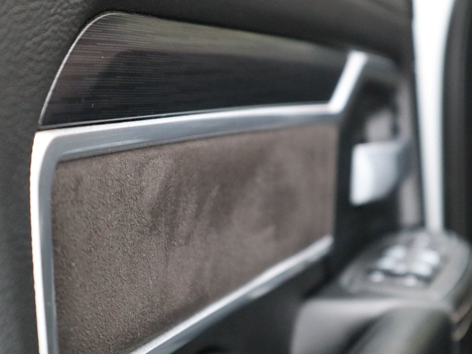 2023 Ram 3500 LARAMIE IN BRIGHT WHITE EQUIPPED WITH A 6.7L CUMMINS TURBO DIESEL I6 , 4X4 , 6SPD AUTO , REAR AUTO LVL AIR SUSPENSION , LARAMIE-19