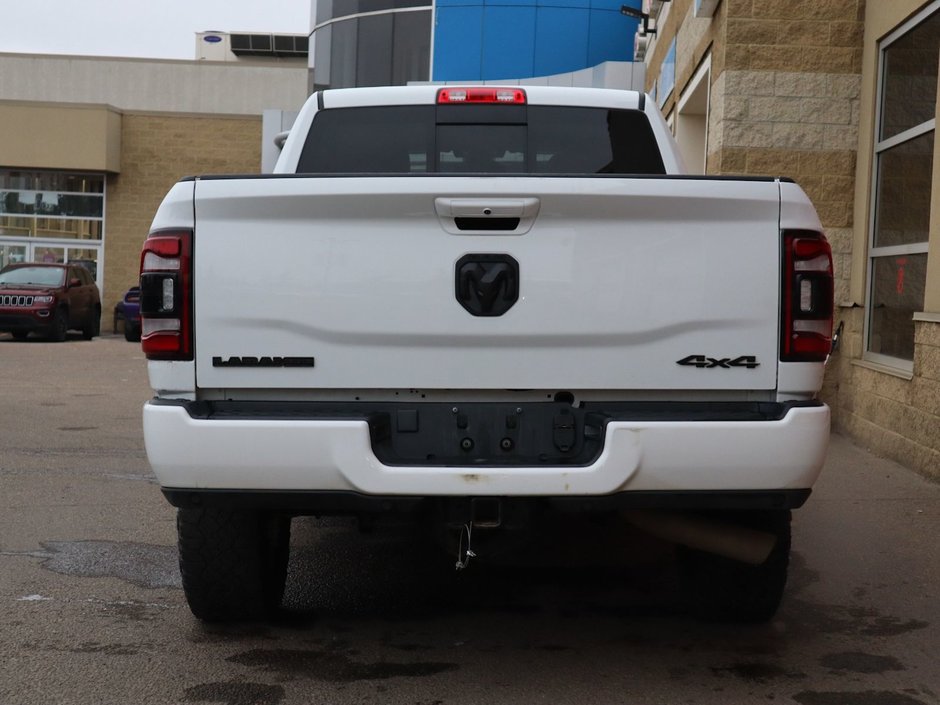 2023 Ram 3500 LARAMIE IN BRIGHT WHITE EQUIPPED WITH A 6.7L CUMMINS TURBO DIESEL I6 , 4X4 , 6SPD AUTO , REAR AUTO LVL AIR SUSPENSION , LARAMIE-8