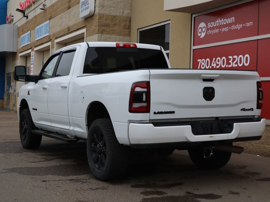 2023 Ram 3500 LARAMIE IN BRIGHT WHITE EQUIPPED WITH A 6.7L CUMMINS TURBO DIESEL I6 , 4X4 , 6SPD AUTO , REAR AUTO LVL AIR SUSPENSION , LARAMIE-7