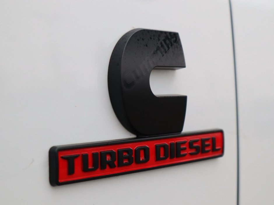 2023 Ram 3500 LARAMIE IN BRIGHT WHITE EQUIPPED WITH A 6.7L CUMMINS TURBO DIESEL I6 , 4X4 , 6SPD AUTO , REAR AUTO LVL AIR SUSPENSION , LARAMIE-12