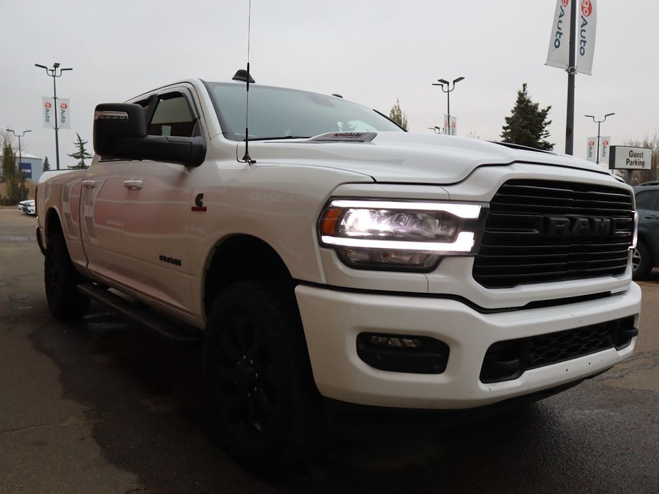2023 Ram 3500 LARAMIE IN BRIGHT WHITE EQUIPPED WITH A 6.7L CUMMINS TURBO DIESEL I6 , 4X4 , 6SPD AUTO , REAR AUTO LVL AIR SUSPENSION , LARAMIE-10