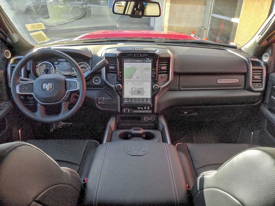 2024 Ram 3500 LARAMIE, 6.7L CUMMINS TURBO DIESEL I-6, 12 UCONNECT 5 W/ NAV, HTD/VEN FRONT SEATS, SUNROOF, 17SPKR HARMAN/KARDON PREMIUM SOUND-24