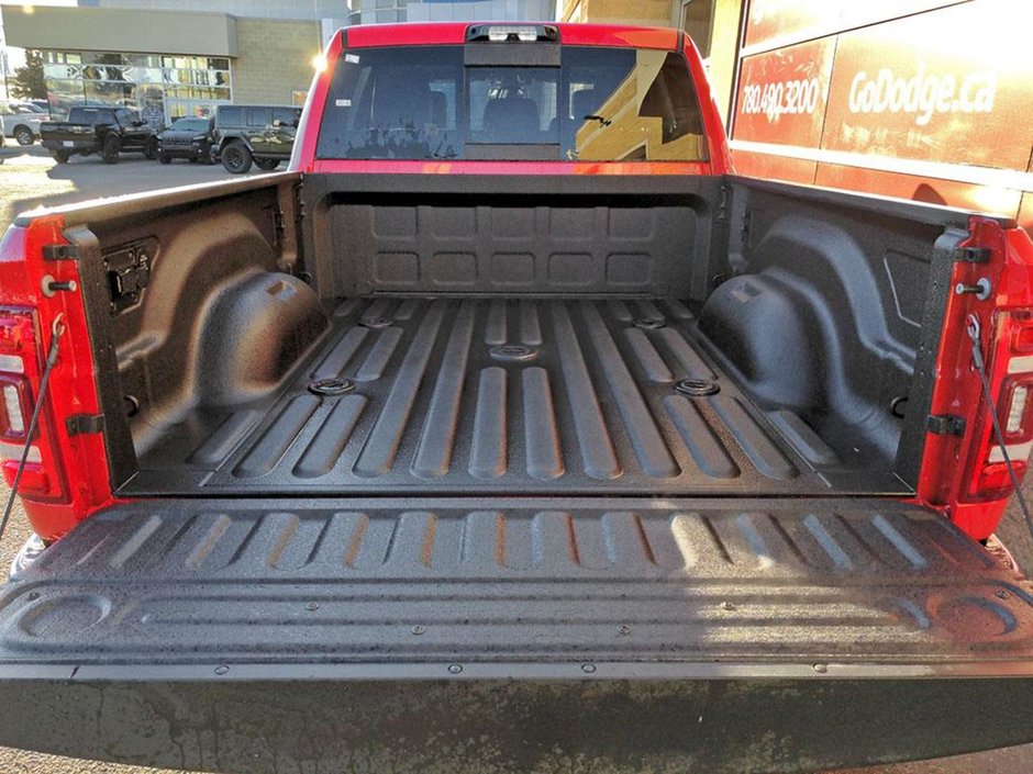 2024 Ram 3500 LARAMIE, 6.7L CUMMINS TURBO DIESEL I-6, 12 UCONNECT 5 W/ NAV, HTD/VEN FRONT SEATS, SUNROOF, 17SPKR HARMAN/KARDON PREMIUM SOUND-11