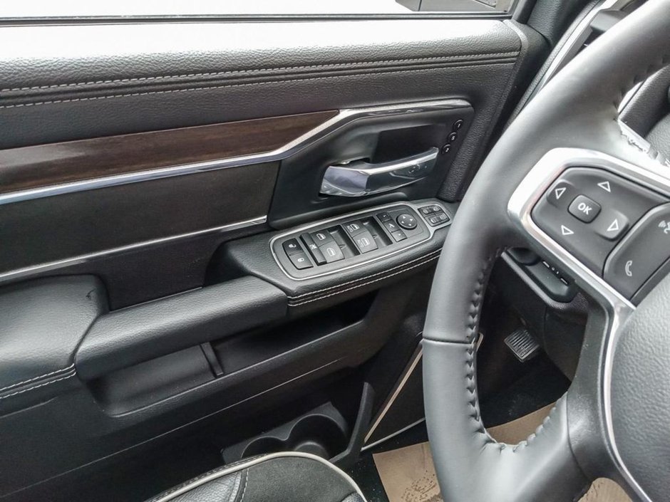 2024 Ram 3500 LARAMIE, 6.7L CUMMINS TURBO DIESEL I-6, 12 UCONNECT 5 W/ NAV, HTD/VEN FRONT SEATS, SUNROOF, 17SPKR HARMAN/KARDON PREMIUM SOUND-15