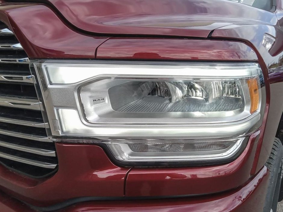 2024 Ram 3500 LARAMIE IN RED PEARL EQUIPPED WITH A 6.7L CUMMINS TURBO DIESEL I6 , 4X4 , 6SPD AUTO , SUNROOF , REAR AUTO LEVELLING AIR SUSPENSI-7