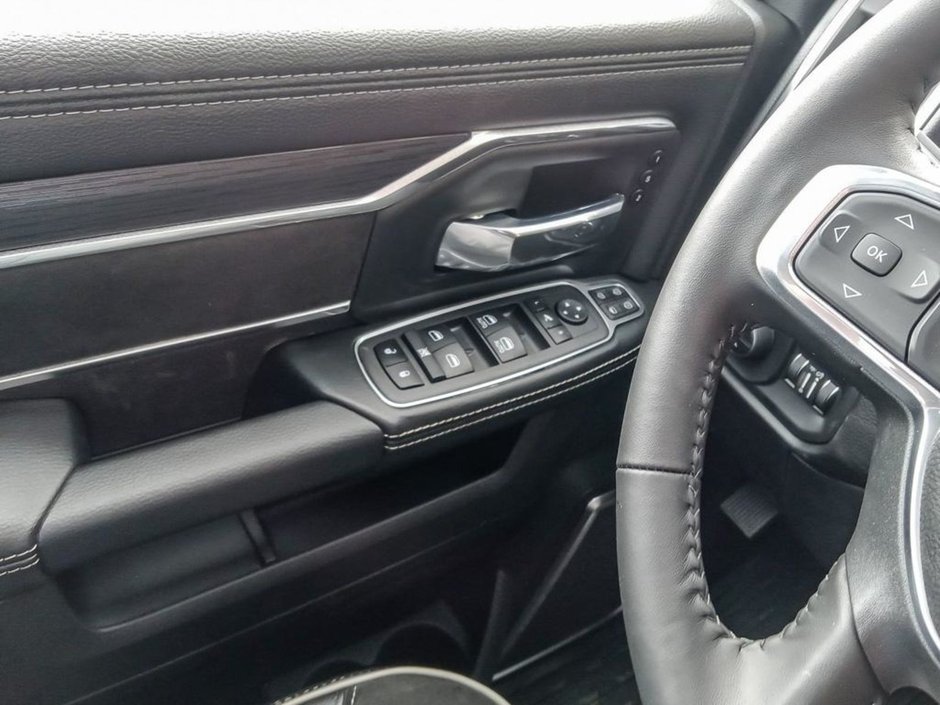 2024 Ram 3500 LARAMIE IN RED PEARL EQUIPPED WITH A 6.7L CUMMINS TURBO DIESEL I6 , 4X4 , 6SPD AUTO , SUNROOF , REAR AUTO LEVELLING AIR SUSPENSI-15