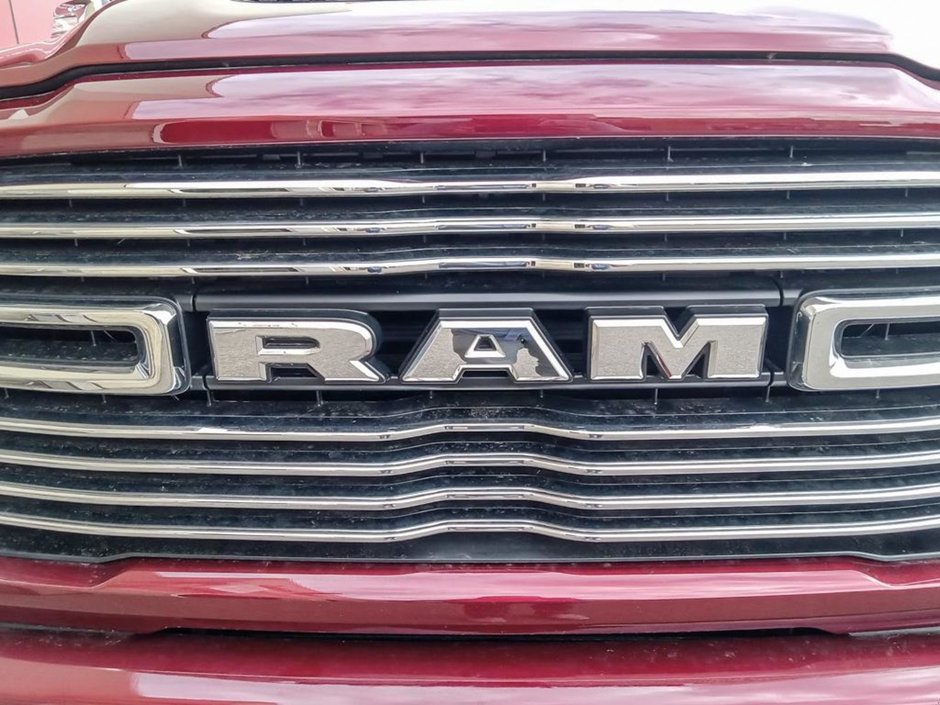 2024 Ram 3500 LARAMIE IN RED PEARL EQUIPPED WITH A 6.7L CUMMINS TURBO DIESEL I6 , 4X4 , 6SPD AUTO , SUNROOF , REAR AUTO LEVELLING AIR SUSPENSI-8