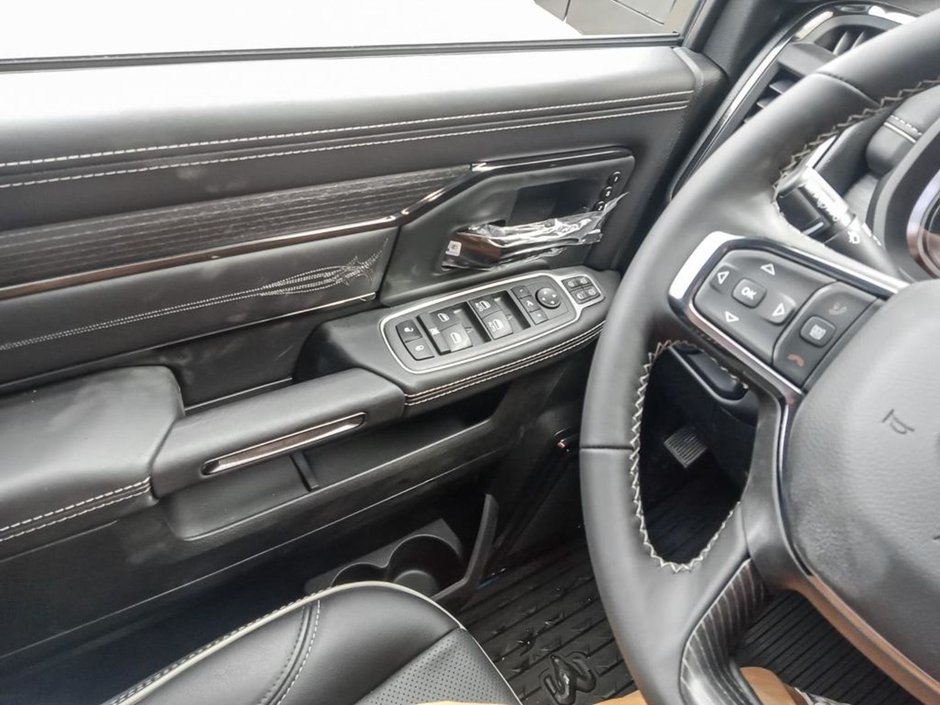 2024 Ram 3500 LIMITED NIGHT EDITION IN BRIGHT WHITE EQUIPPED WITH A 6.7L CUMMINS TURBO DIESEL I6 , 4X4 , 6SPD AUTO , SUNROOF , LIMITED LVL 1 ,-16