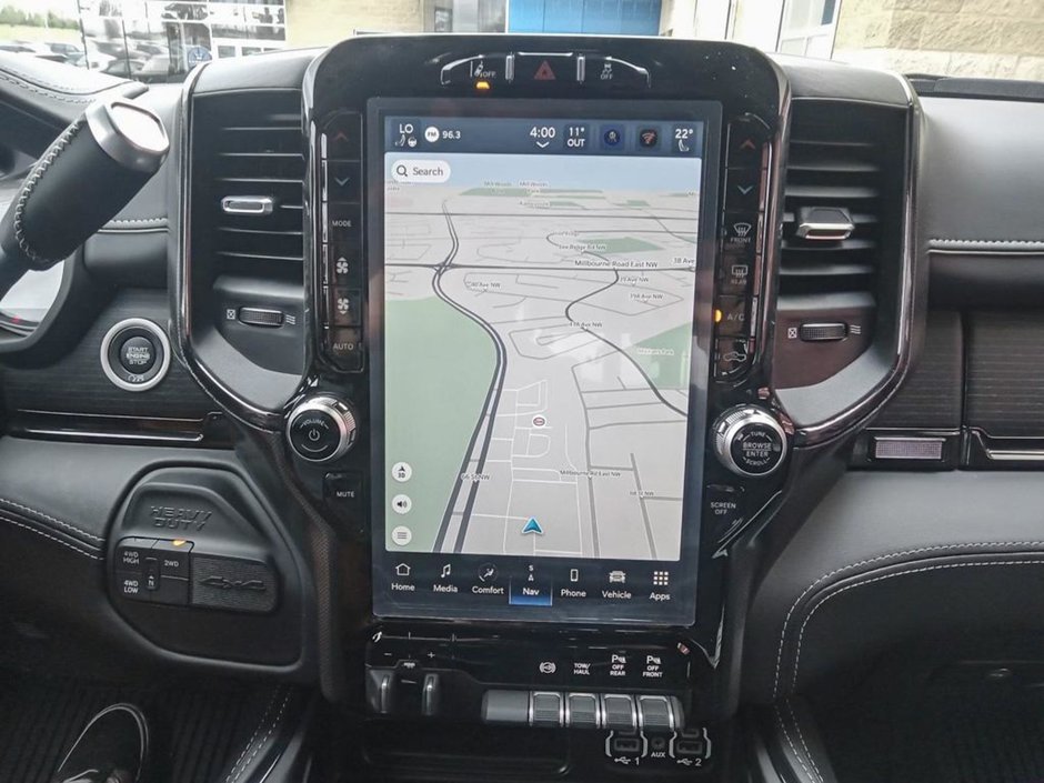 2024 Ram 3500 LIMITED NIGHT EDITION IN BRIGHT WHITE EQUIPPED WITH A 6.7L CUMMINS TURBO DIESEL I6 , 4X4 , 6SPD AUTO , SUNROOF , LIMITED LVL 1 ,-18