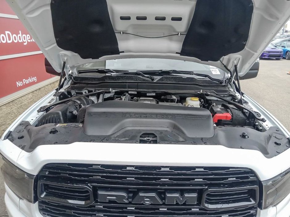 2024 Ram 3500 LIMITED NIGHT EDITION IN BRIGHT WHITE EQUIPPED WITH A 6.7L CUMMINS TURBO DIESEL I6 , 4X4 , 6SPD AUTO , SUNROOF , LIMITED LVL 1 ,-9