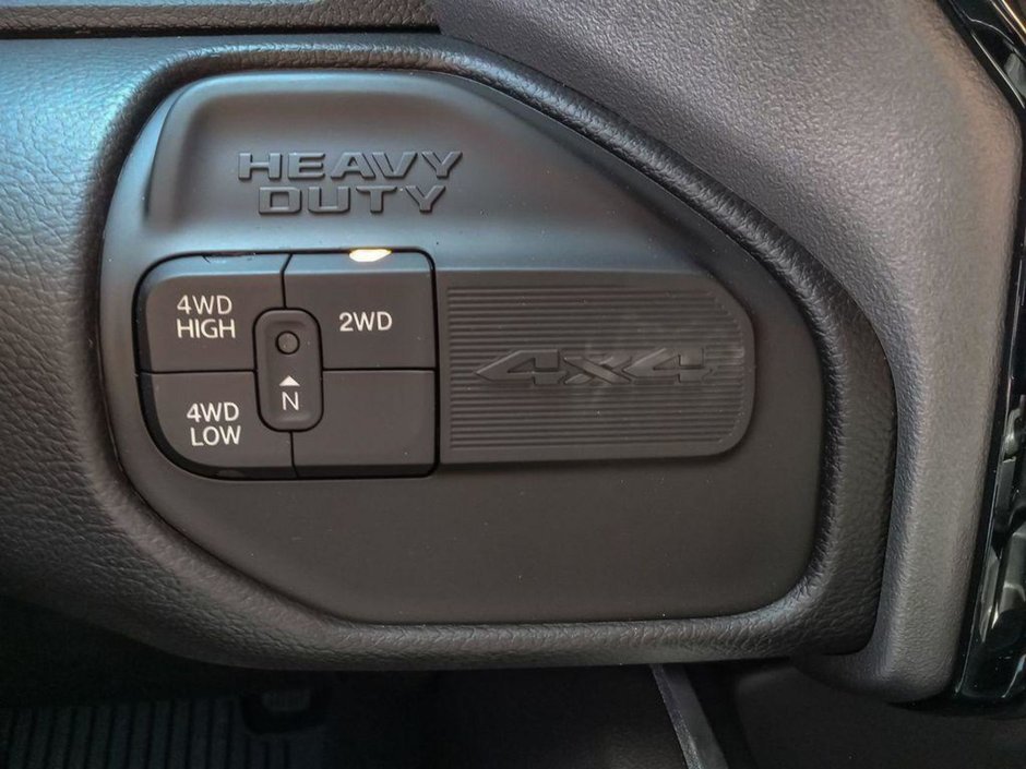 2024 Ram 3500 BIG HORN IN OMAHA ORANGE EQUIPPED WITH A 6.7L CUMMINS HO TURBO DIESEL I6 , 4X4 , 6SPD AISIN HD AUTO , 12INCH W/NAV , ALPINE AUDI-16