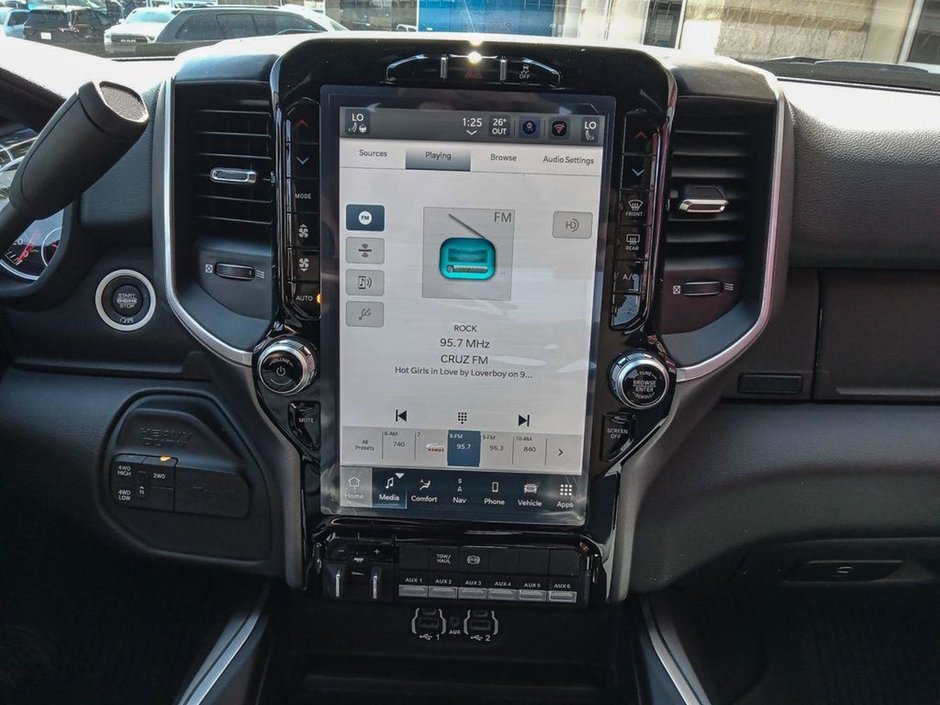 2024 Ram 3500 BIG HORN IN OMAHA ORANGE EQUIPPED WITH A 6.7L CUMMINS HO TURBO DIESEL I6 , 4X4 , 6SPD AISIN HD AUTO , 12INCH W/NAV , ALPINE AUDI-17