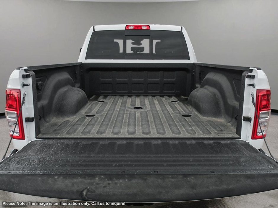 2024 Ram 3500 TRADESMAN IN BRIGHT WHITE EQUIPPED WITH A 6.7L CUMMINS TURBO DIESEL I6 , 4X4 , 6SPD AUTO , DUALLY , TRAILER BRAKE CONTROL , 8.4I-6