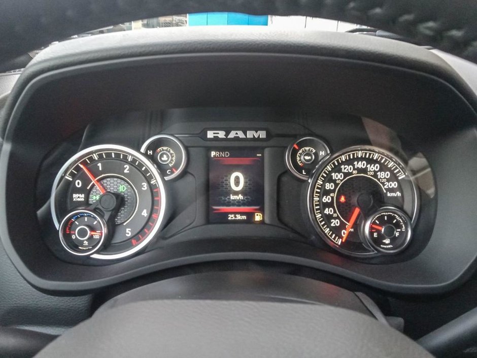 2024 Ram 3500 BIG HORN IN GRANITE METALLIC EQUIPPED WITH A 6.7L CUMMINS TURBO DIESEL , 4X4 , 6SPD AUTO , REAR AUTO LVL AIR SUSPENSION , ALPINE-13