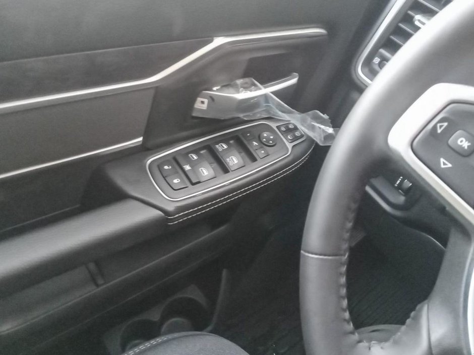 2024 Ram 3500 BIG HORN IN GRANITE METALLIC EQUIPPED WITH A 6.7L CUMMINS TURBO DIESEL , 4X4 , 6SPD AUTO , REAR AUTO LVL AIR SUSPENSION , ALPINE-15