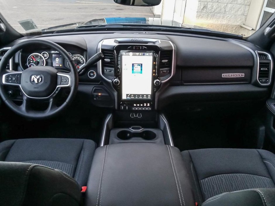 2024 Ram 3500 BIG HORN IN GRANITE METALLIC EQUIPPED WITH A 6.7L CUMMINS TURBO DIESEL , 4X4 , 6SPD AUTO , REAR AUTO LVL AIR SUSPENSION , ALPINE-22