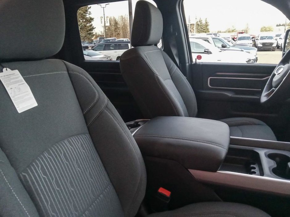 2024 Ram 3500 BIG HORN IN GRANITE METALLIC EQUIPPED WITH A 6.7L CUMMINS TURBO DIESEL , 4X4 , 6SPD AUTO , REAR AUTO LVL AIR SUSPENSION , ALPINE-20