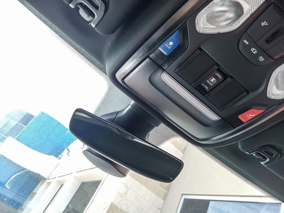 2024 Ram 5500 Chassis SLT IN BRIGHT WHITE EQUIPPED WITH A 6.7L CUMMINS TURBO DIESEL I6 , 4X4 , 6SPD AISIN HD AUTO , BACKUP ALARM , 8.4INCH TOUCHSCREEN-19