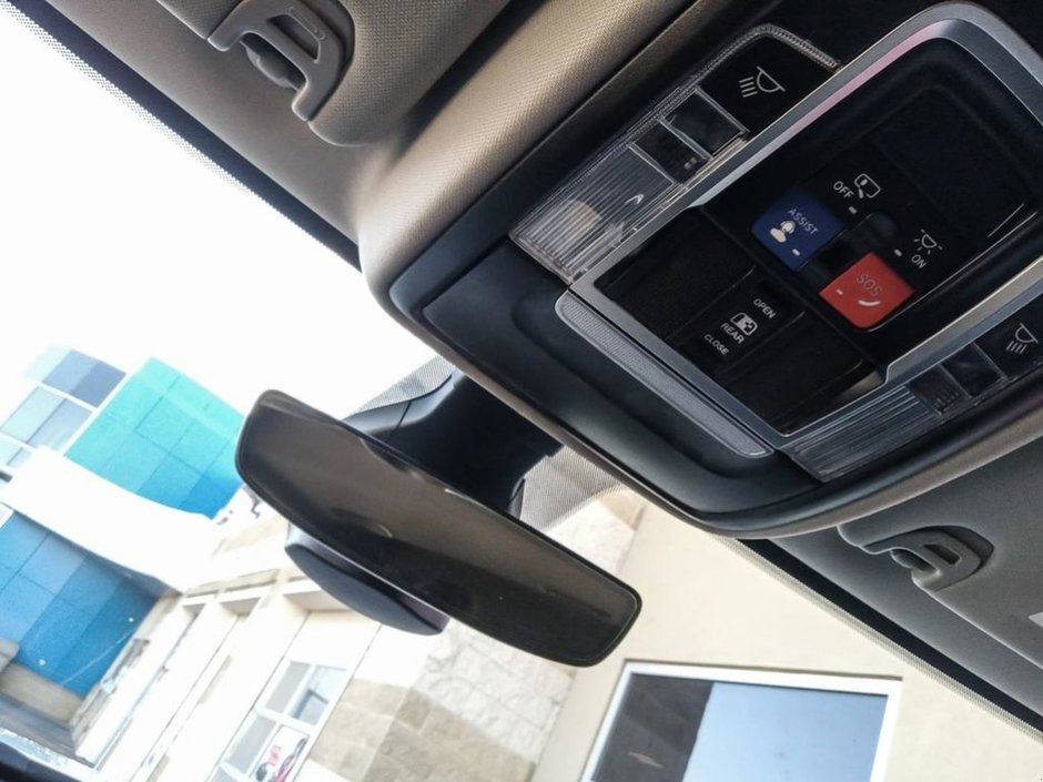 2024 Ram 5500 Chassis LARAMIE IN PEARL WHITE EQUIPPED WITH A 6.7L CUMMINS TURBO DIESEL I6 , 4X4 , 6SPD AISIN HD AUTO , 19 INCH RIMS , TANDEM FUEL TANK-19