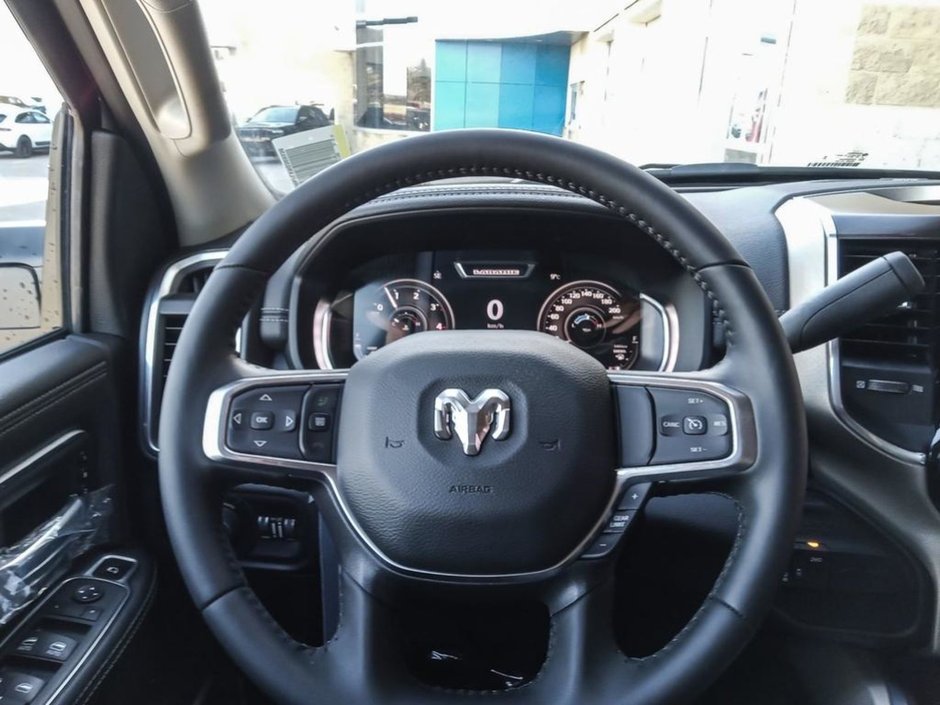 2024 Ram 5500 Chassis LARAMIE IN BRIGHT WHITE EQUIPPED WITH A 6.7L CUMMINS TURBO DIESEL I6 , 4X4 , 6SPD AISIN HD AUTO , LEATHER HEATED/VENTED SEATS ,-15