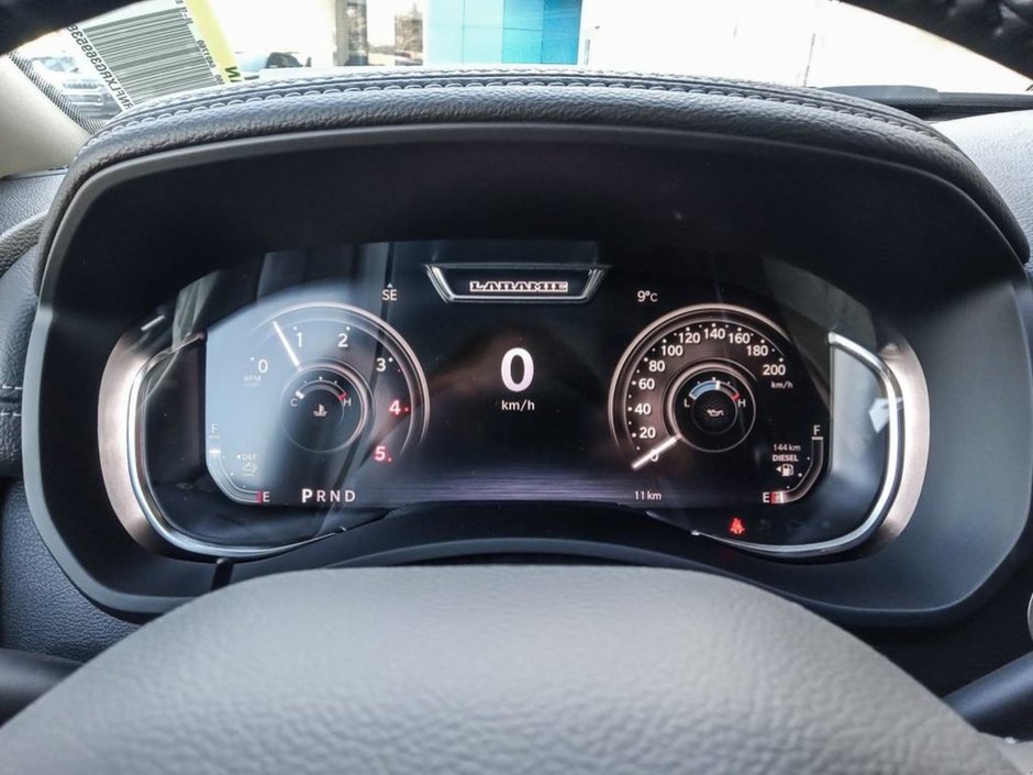 2024 Ram 5500 Chassis LARAMIE IN PEARL WHITE EQUIPPED WITH A 6.7L CUMMINS TURBO DIESEL I6 , 4X4 , 6SPD AISIN HD AUTO , 19INCH RIMS , TANDEM TANKS , LA-16