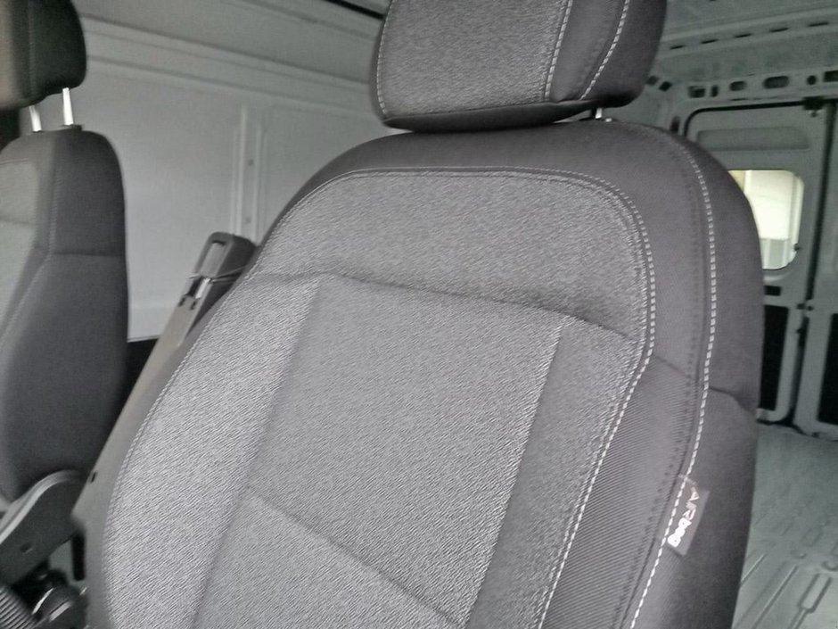 2025 Ram ProMaster Cargo Van SLT HIGH ROOF IN BRIGHT WHITE EQUIPPED WITH A 3.6L V6 , FWD , 9SPD AUTO , REAR HINGED DOORS W/FIXED GLASS , ADV CRUISE , REMOTE-21