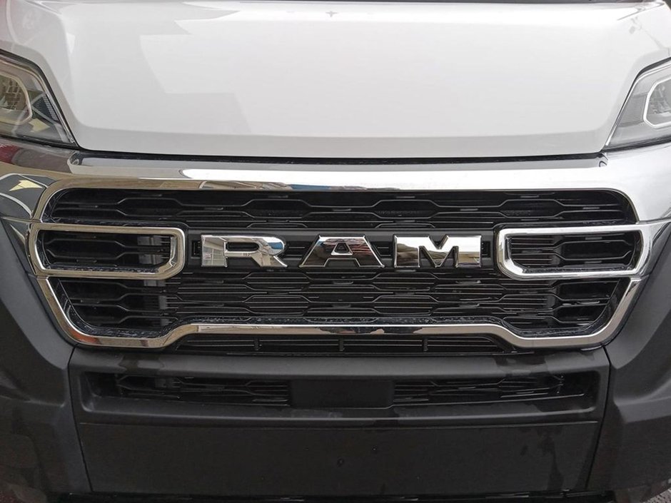 2025 Ram ProMaster Cargo Van SLT HIGH ROOF IN BRIGHT WHITE EQUIPPED WITH A 3.6L V6 , FWD , 9SPD AUTO , BACKUP CAM , FCW , APPLE CARPLAY/ANDROID AUTO , BLUETO-10