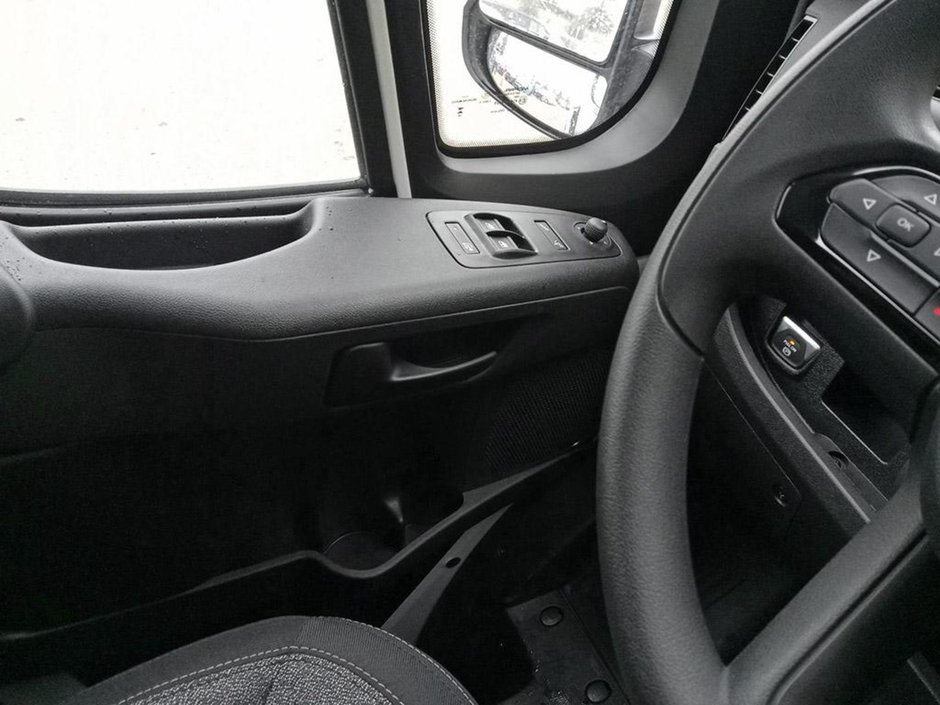 2025 Ram ProMaster Cargo Van SLT HIGH ROOF IN BRIGHT WHITE EQUIPPED WITH A 3.6L V6 , FWD , 9SPD AUTO , BACKUP CAM , FCW , APPLE CARPLAY/ANDROID AUTO , BLUETO-18