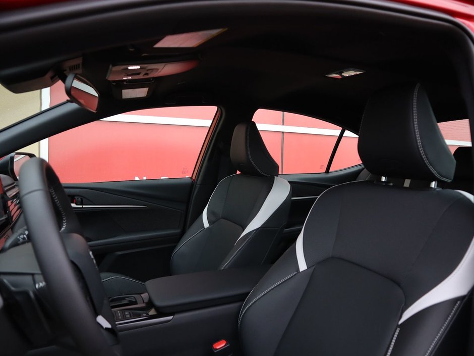 2025 Toyota Camry SE IN CHERRY RED EQUIPPED WITH A 2.5L HYBRID E4 ENGINE , FWD , CVT AUTO , SYNTHETIC LEATHER HEATED SEATS , DIGITAL DASH , BACKUP-18