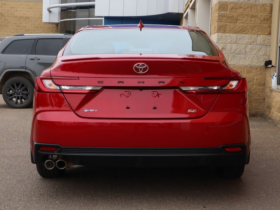 2025 Toyota Camry SE IN CHERRY RED EQUIPPED WITH A 2.5L HYBRID E4 ENGINE , FWD , CVT AUTO , SYNTHETIC LEATHER HEATED SEATS , DIGITAL DASH , BACKUP-8