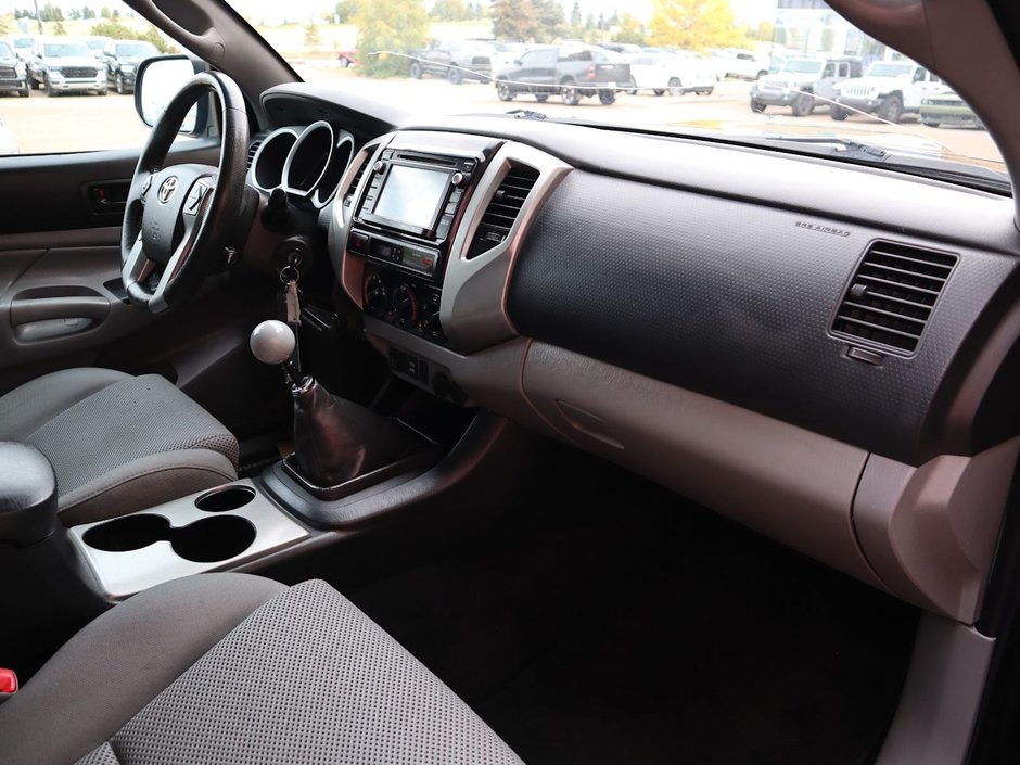 2014 Toyota Tacoma X RUNNER - MANUAL, BLACK, MANUAL, 4.0L V6, SUPER LOW KMS, RARE!-15