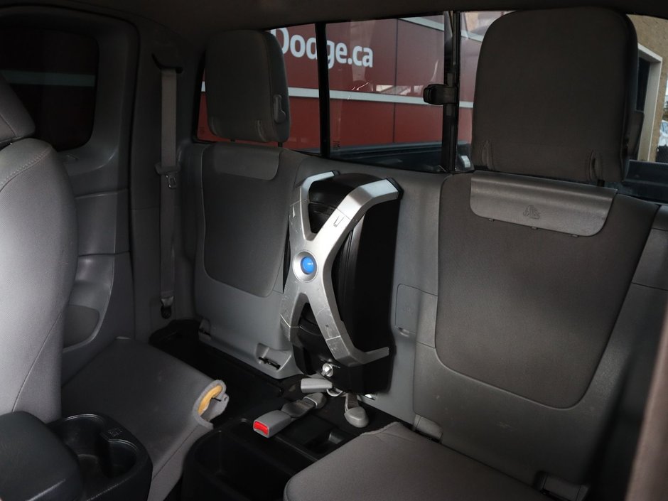 2014 Toyota Tacoma X RUNNER - MANUAL, BLACK, MANUAL, 4.0L V6, SUPER LOW KMS, RARE!-14