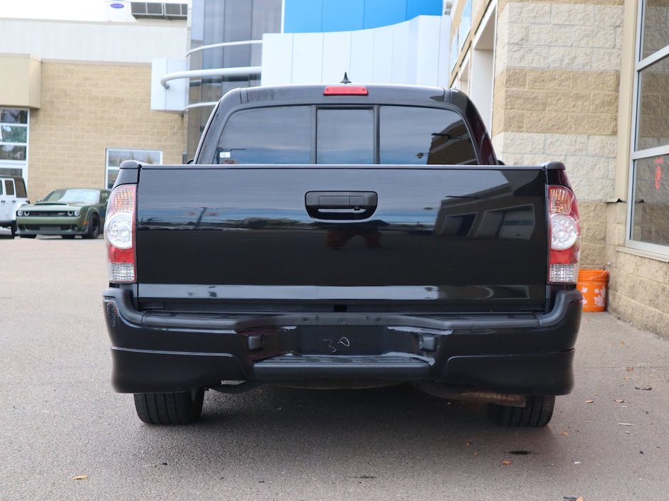 2014 Toyota Tacoma X RUNNER - MANUAL, BLACK, MANUAL, 4.0L V6, SUPER LOW KMS, RARE!-8