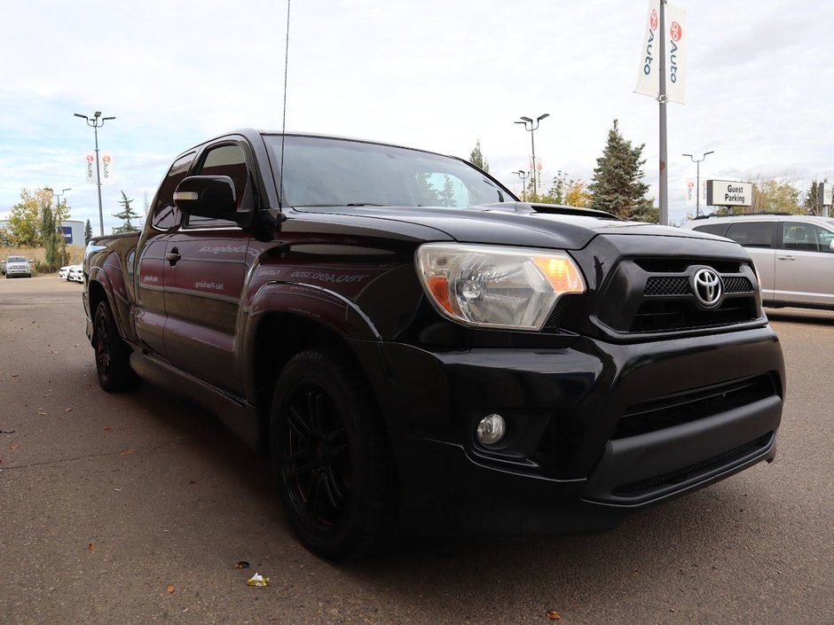 2014 Toyota Tacoma X RUNNER - MANUAL, BLACK, MANUAL, 4.0L V6, SUPER LOW KMS, RARE!-10