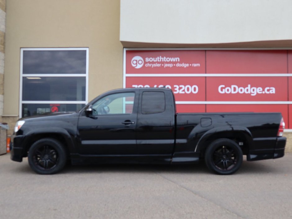2014 Toyota Tacoma X RUNNER - MANUAL, BLACK, MANUAL, 4.0L V6, SUPER LOW KMS, RARE!-6
