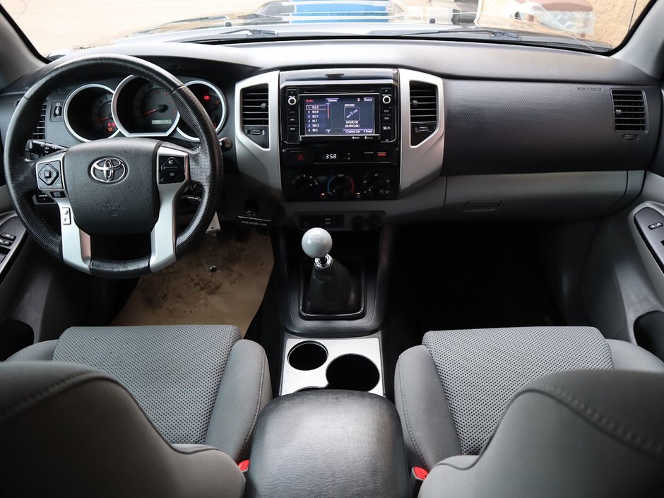 2014 Toyota Tacoma X RUNNER - MANUAL, BLACK, MANUAL, 4.0L V6, SUPER LOW KMS, RARE!-16