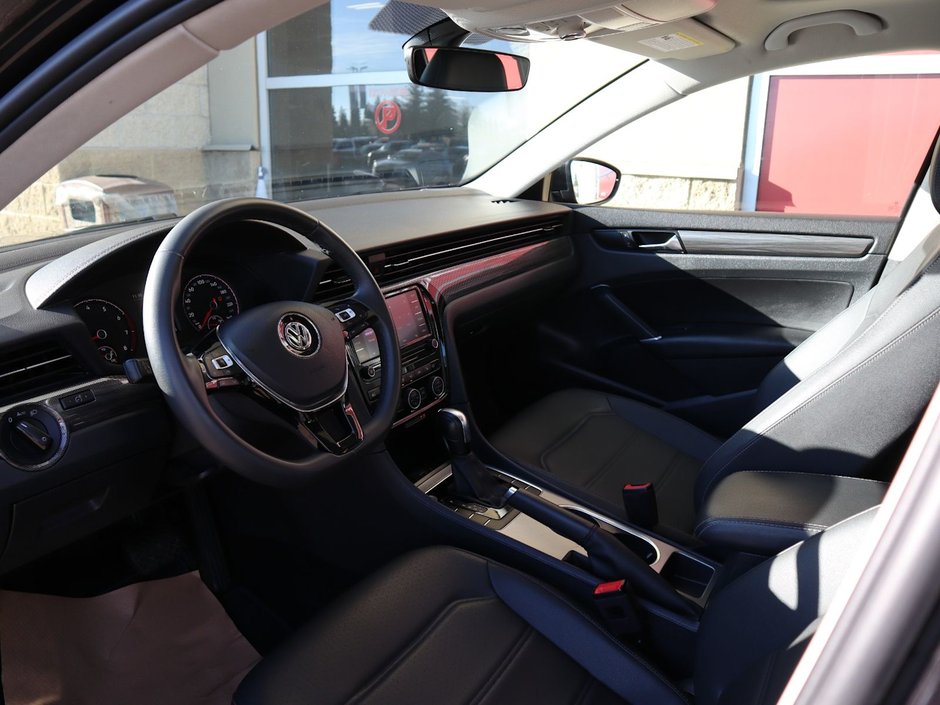 2021 Volkswagen Passat HIGHLINE IN BLACK EQUIPPED WITH A 2.0L TURBO I4 , FWD , 6SPD AUTO , PREMIUM SYNTHETIC LEATHER HEATED SEATS , DUAL ZONE AC , BACK-13