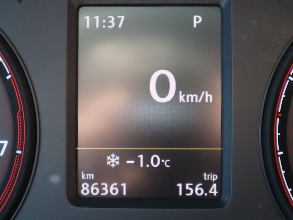 2021 Volkswagen Passat HIGHLINE IN BLACK EQUIPPED WITH A 2.0L TURBO I4 , FWD , 6SPD AUTO , PREMIUM SYNTHETIC LEATHER HEATED SEATS , DUAL ZONE AC , BACK-25