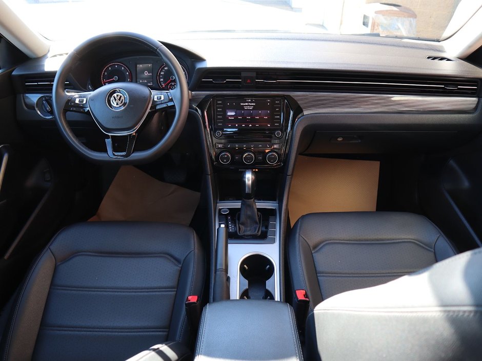 2021 Volkswagen Passat HIGHLINE IN BLACK EQUIPPED WITH A 2.0L TURBO I4 , FWD , 6SPD AUTO , PREMIUM SYNTHETIC LEATHER HEATED SEATS , DUAL ZONE AC , BACK-21