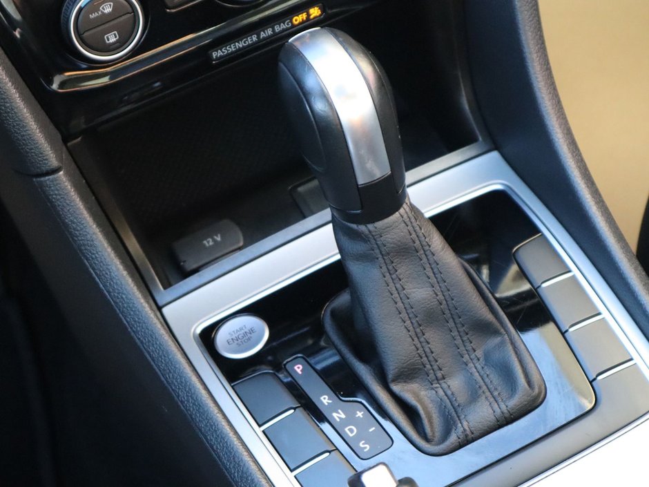 2021 Volkswagen Passat HIGHLINE IN BLACK EQUIPPED WITH A 2.0L TURBO I4 , FWD , 6SPD AUTO , PREMIUM SYNTHETIC LEATHER HEATED SEATS , DUAL ZONE AC , BACK-23